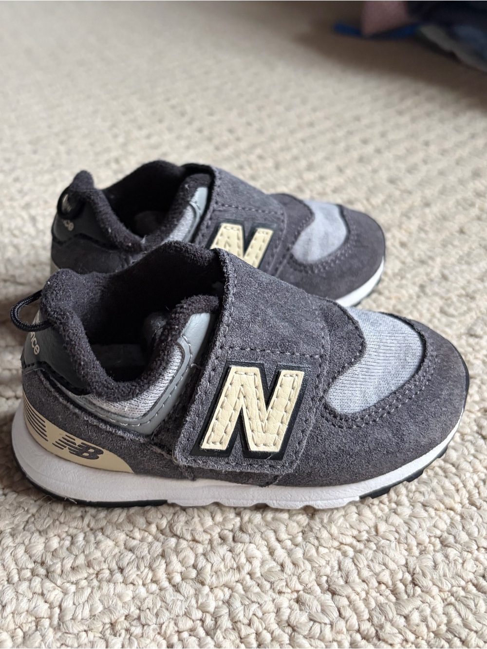New Balance 574 toddler shoe- size 4